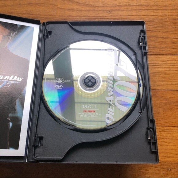 Die Another Day 007 James Bond DVD Special Edition - Picture 5 of 6